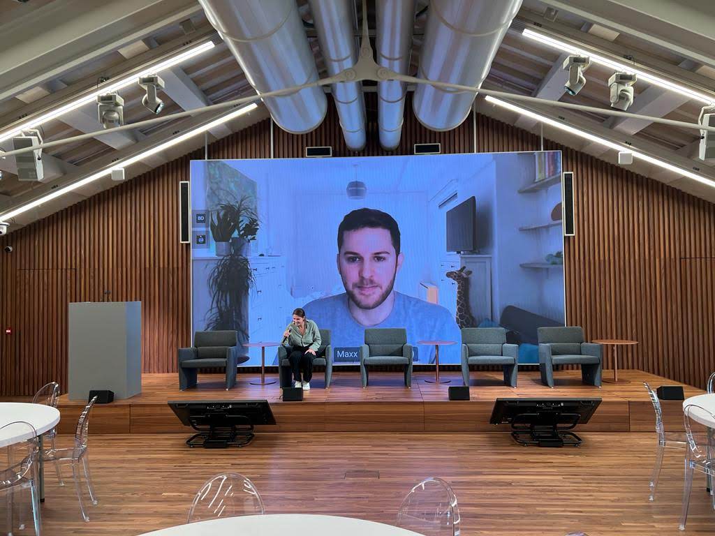 Remote keynote on screen